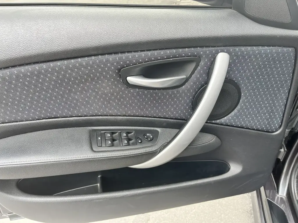 BMW Serie 1 120i E87 200912.webp