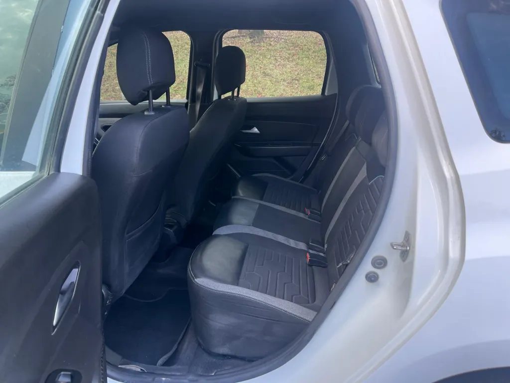 Renault Duster Iconic 4x4 2024.webp14.jpeg