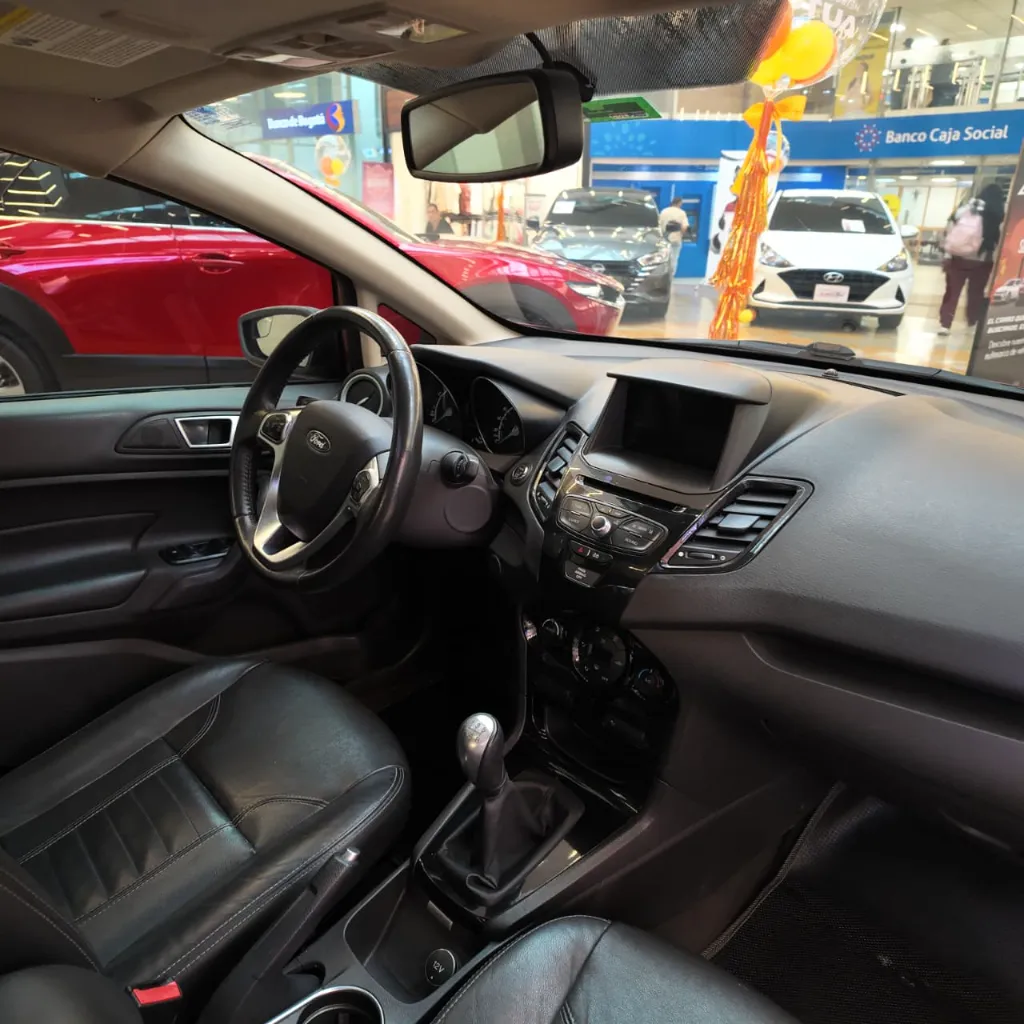 Ford Fiesta Titanium 2016.webp10.jpeg