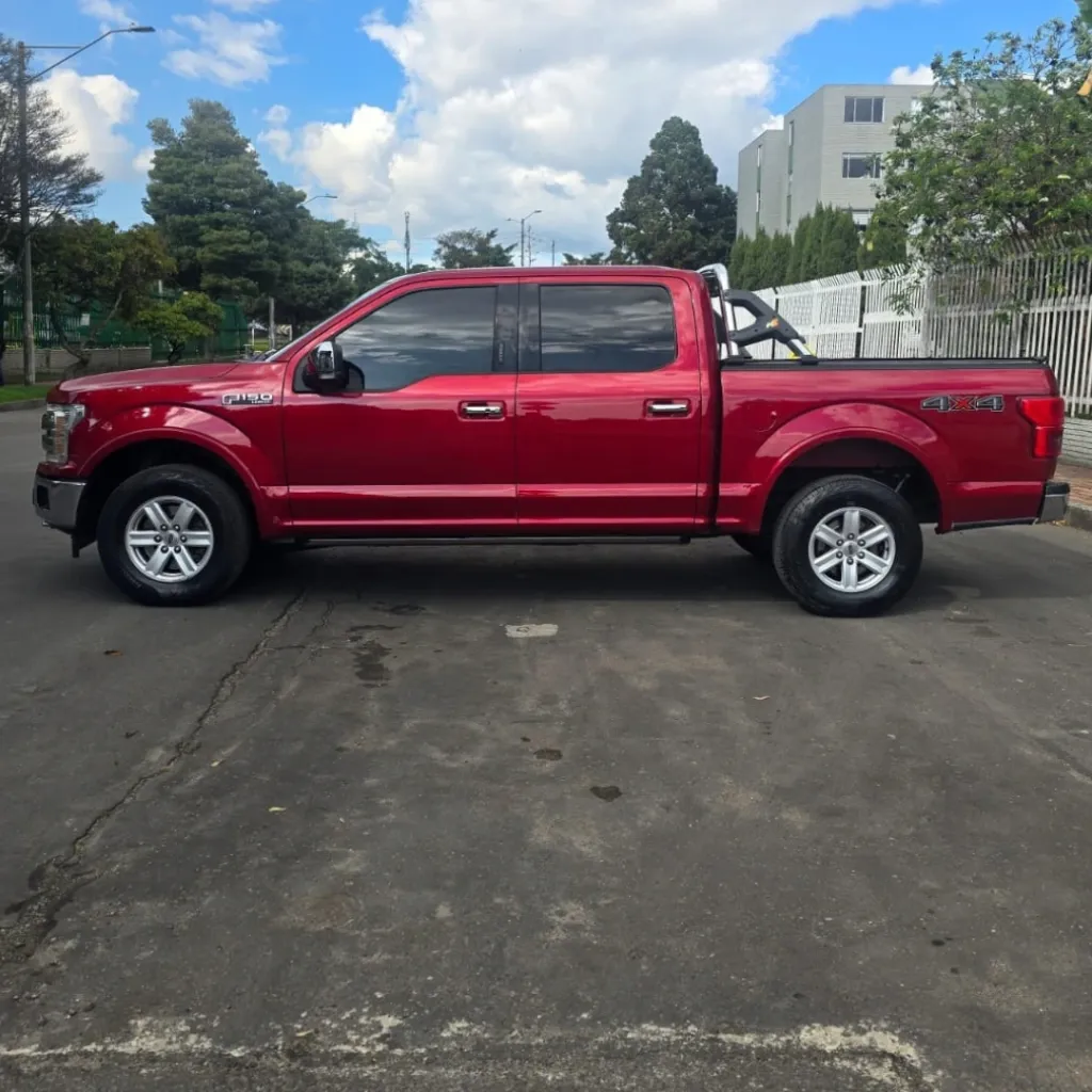 11.Ford New F-150 Lariat 4x4 2018.webp