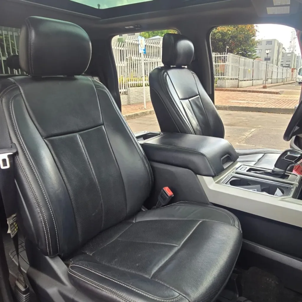 14.Ford New F-150 Lariat 4x4 2018.webp