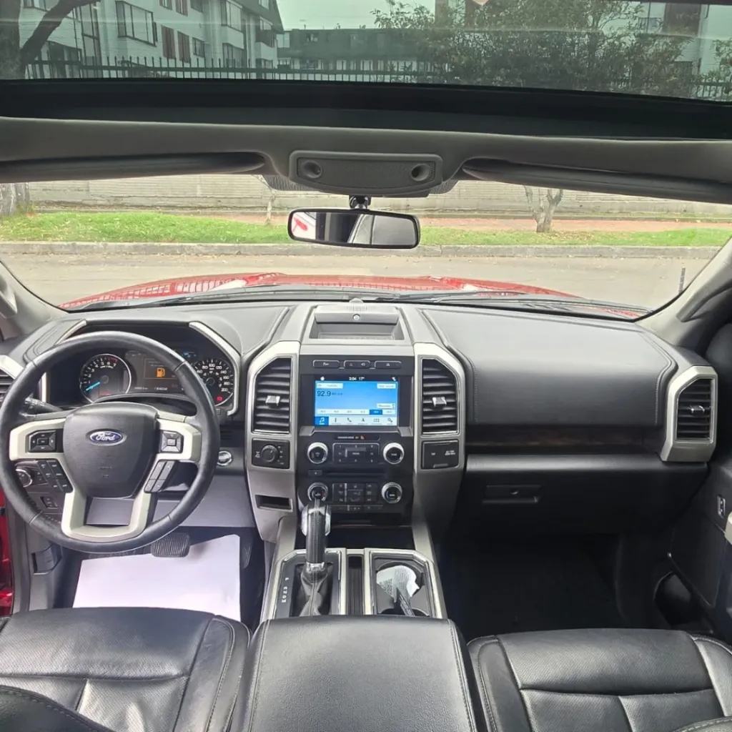 15.Ford New F-150 Lariat 4x4 2018.webp
