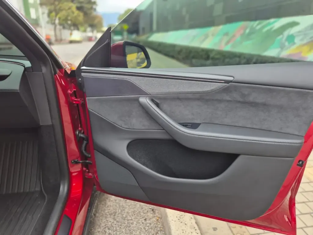 Tesla Modelo Y Long Range Awd 2026 13.webp