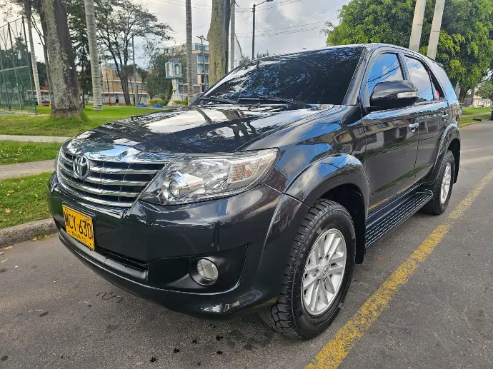 Toyota	Fortuner 4x4 2012