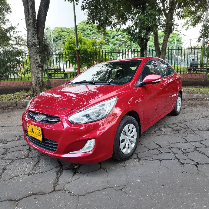 Hyundai	Accent	i25 full equipo 	2016