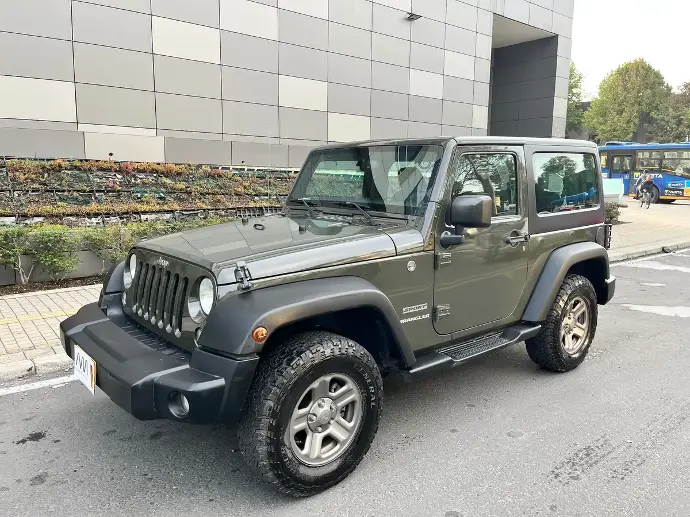 Jeep Wrangler3.6 Sport	2016