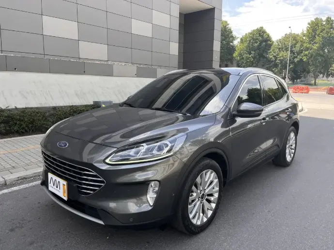 Ford Escape Titanium AWD 2021