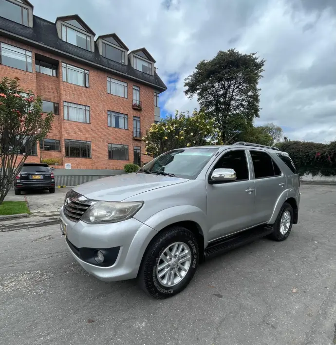 TOYOTA 	FORTUNER	2013
