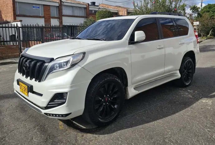TOYOTA	PRADO TXL 	2015