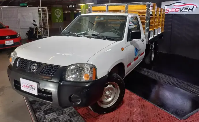 NISSAN ESTACAS D22/NP300 MT 4x2, 2015