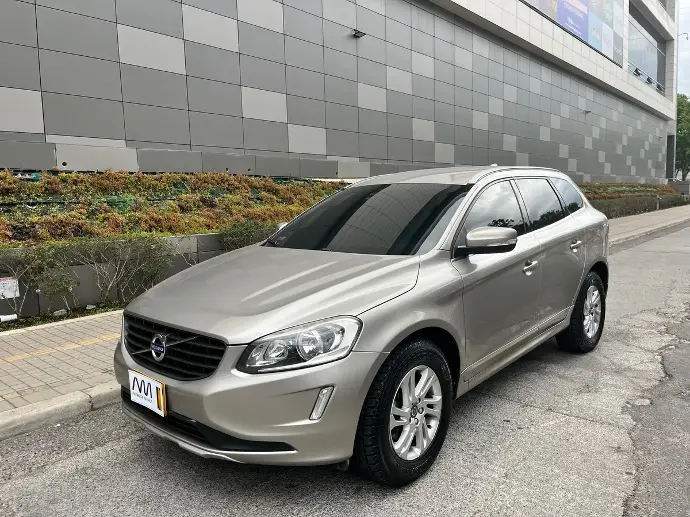 Volvo Xc60 2.5 T5 Awd Momentum	2016