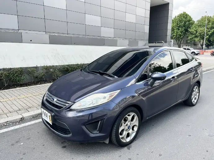 Ford Fiesta Sportback 2012