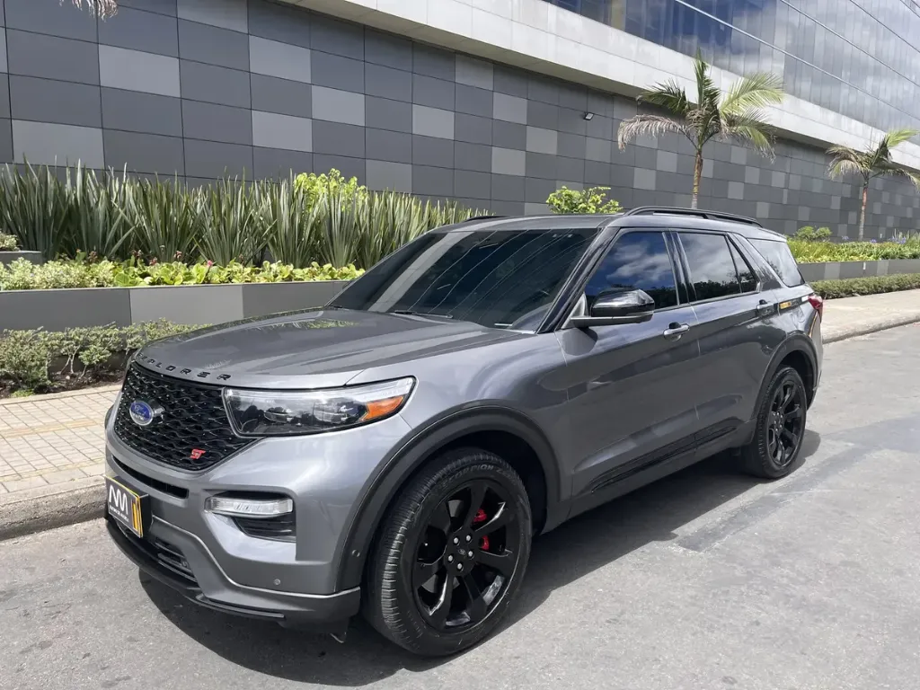 Ford	Explorer	ST	2023