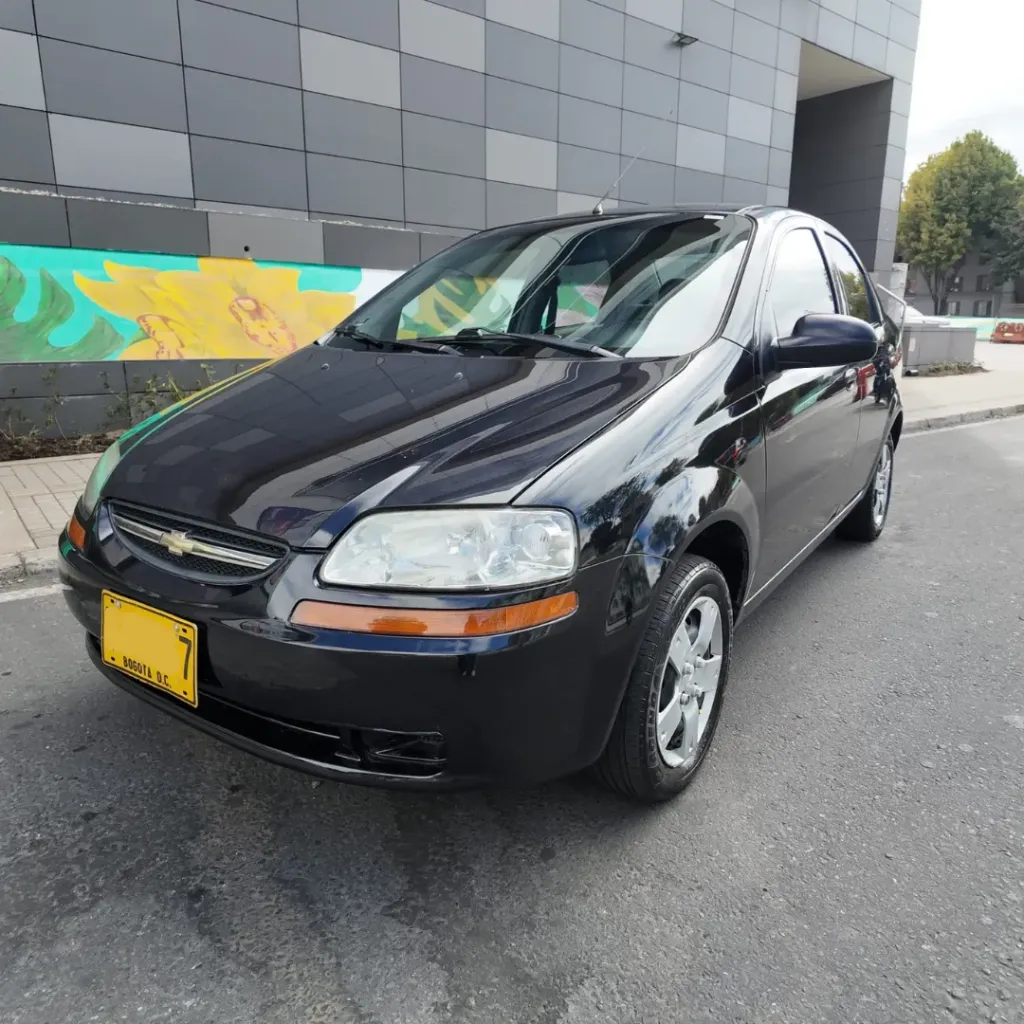 Chevrolet Aveo Family con aire	2013